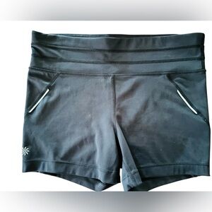Athleta Black Cross it Shortie shorts Sz M 
983246